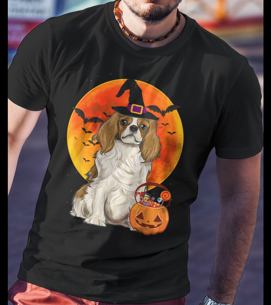 Halloween Cavalier Charles Spaniel With Pumpkin And Bats T-Shirt