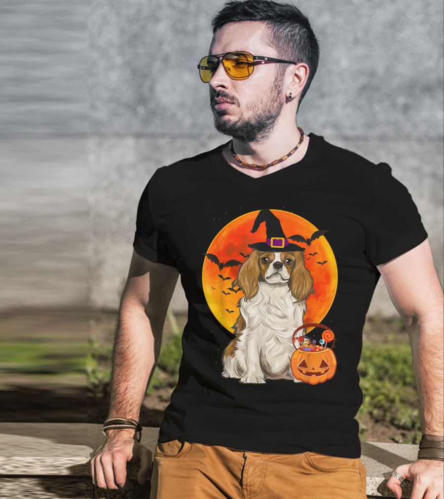 Halloween Cavalier Charles Spaniel With Pumpkin And Bats T-Shirt