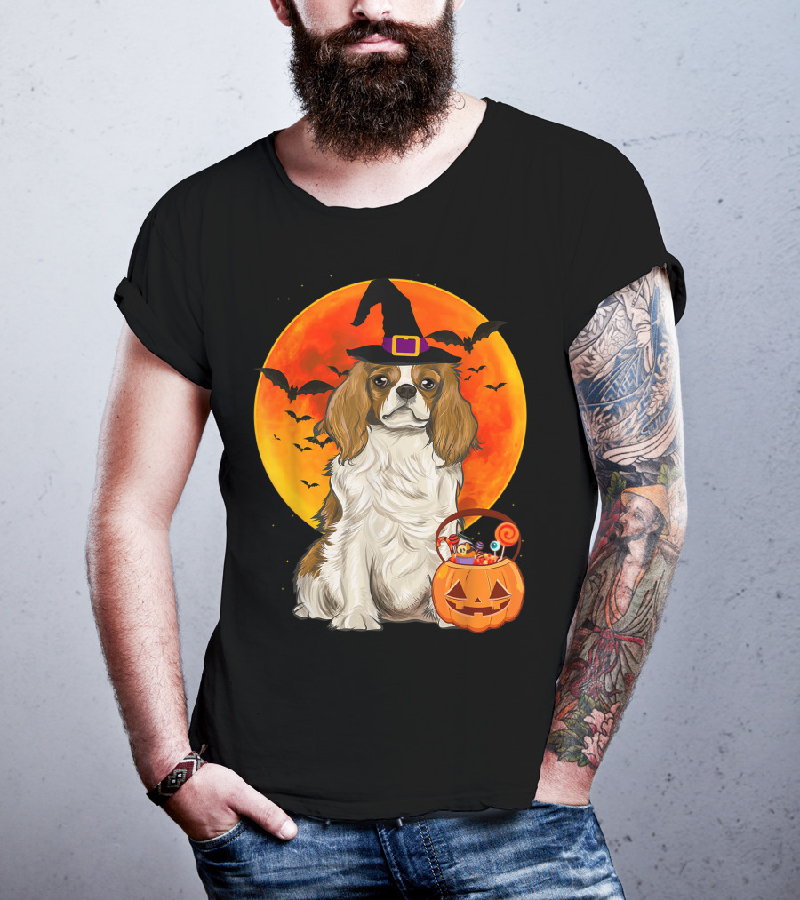Halloween Cavalier Charles Spaniel With Pumpkin And Bats T-Shirt