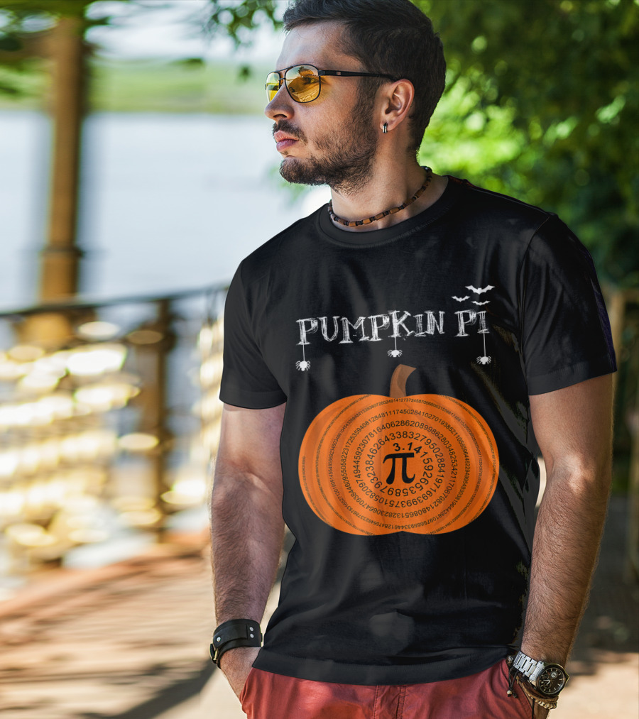 Pumpkin Pi Halloween Math Teachers Pumpkin With Pi Symbol And Bats T-Shirt