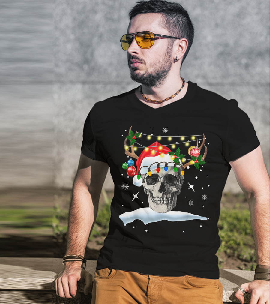 Skull Reindeer Christmas Funny Santa Hat Antlers Holiday Lights Snowflakes T-Shirt