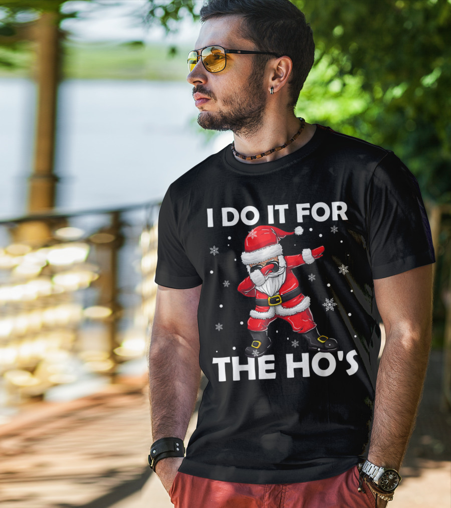 I Do It For The Hos Dabbing Santa Claus Snowflakes T-Shirt