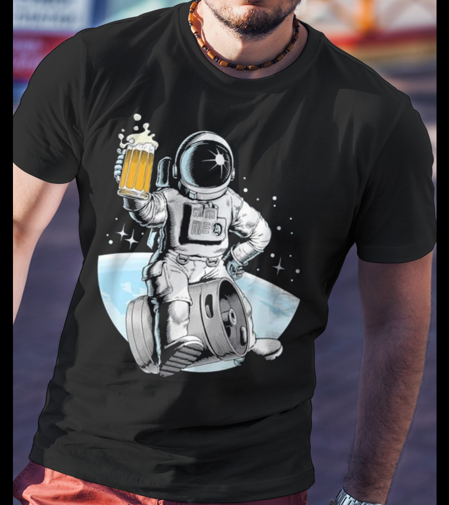 Beer Drinking Astronaut Holding A Mug Of Beer In Space With Stars And Earth Background T-Shirt