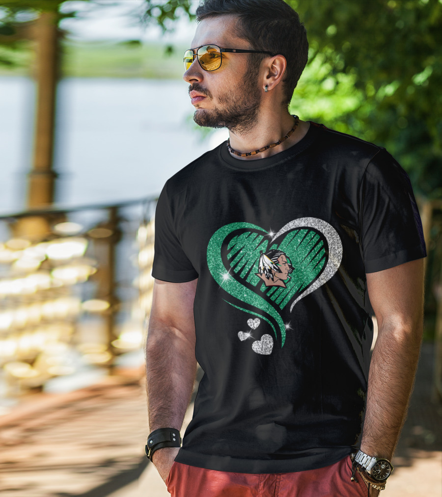 UND Heart Glitter Feather T-Shirt