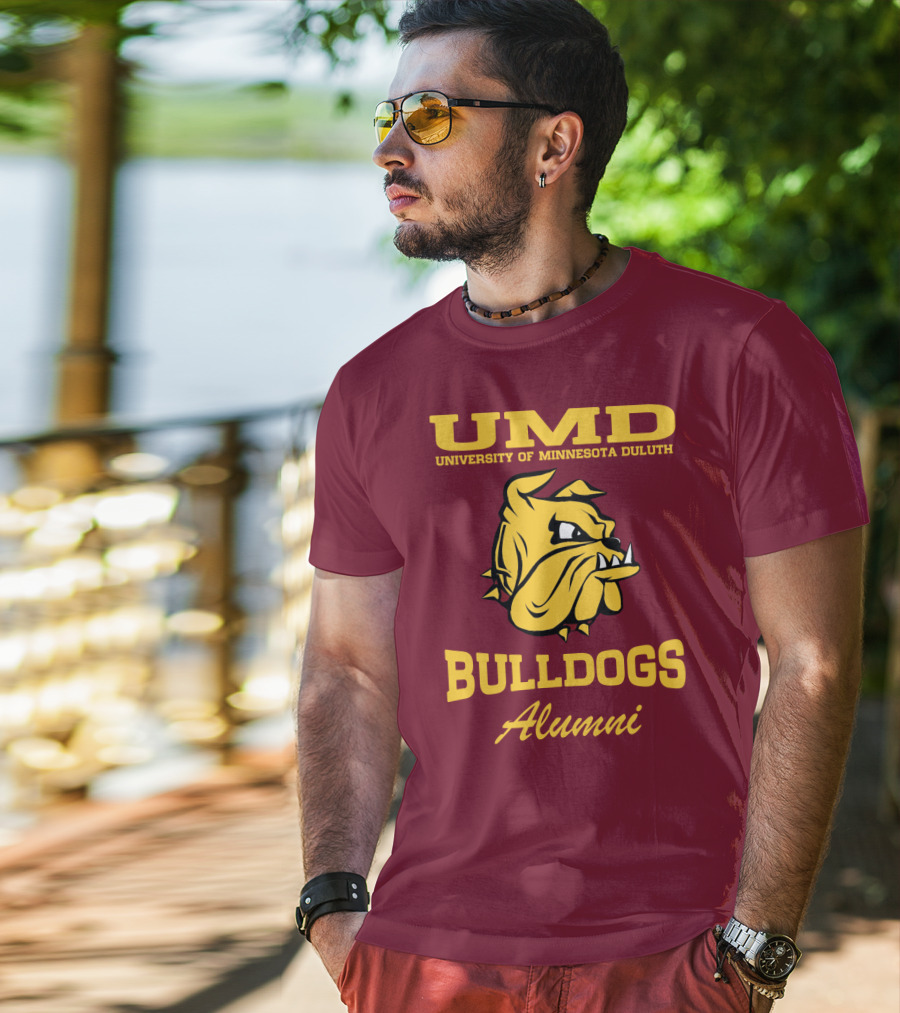 UMD University Of Minnesota Duluth Bulldogs Alumni T-Shirt