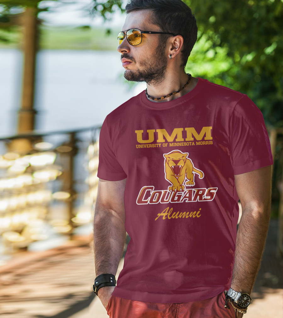 UMM University Of Minnesota Morris Cougars Alumni T-Shirt