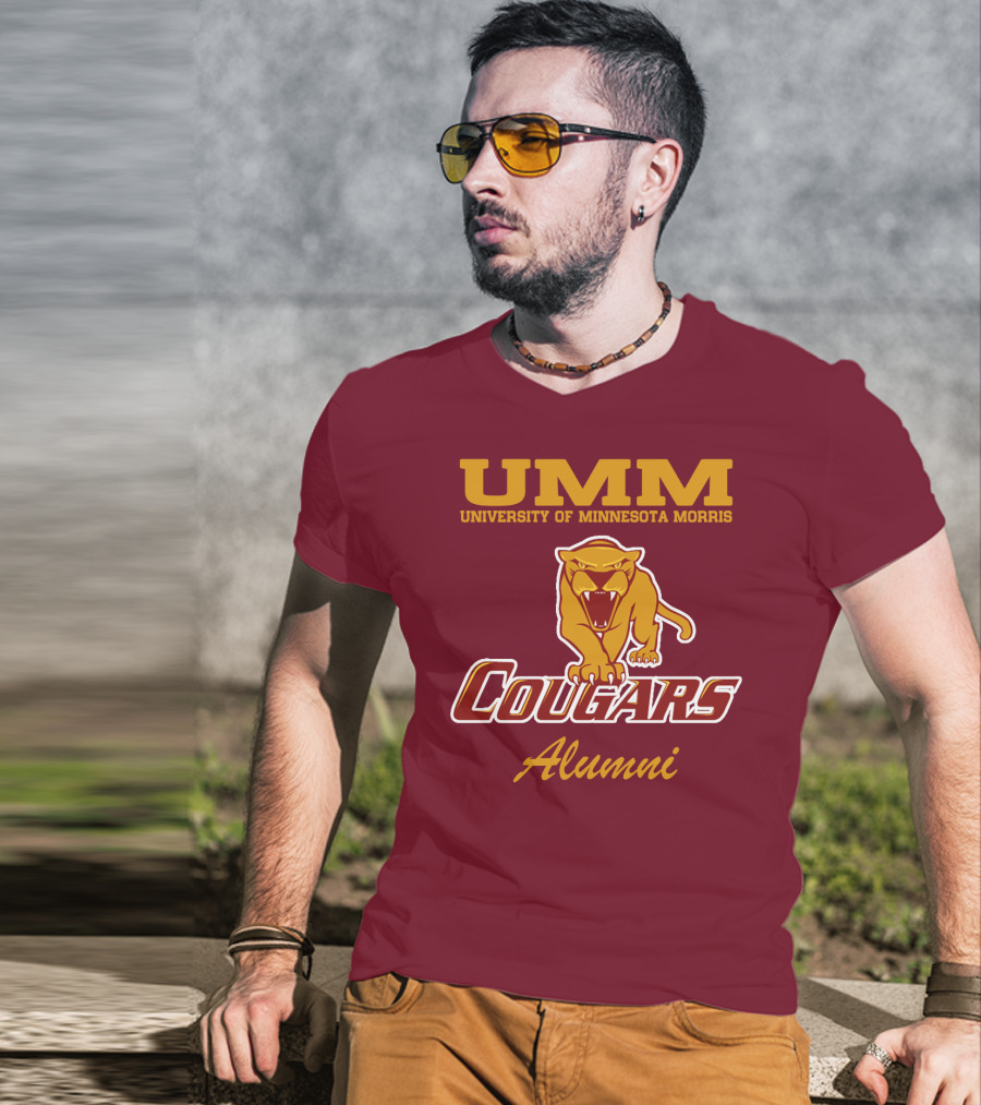 UMM University Of Minnesota Morris Cougars Alumni T-Shirt