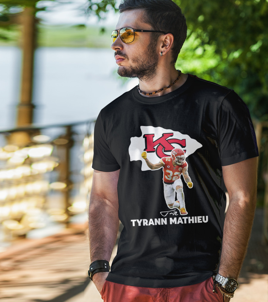 Tyrann Mathieu Kansas City Chiefs KC Football 32 Signature T-Shirt