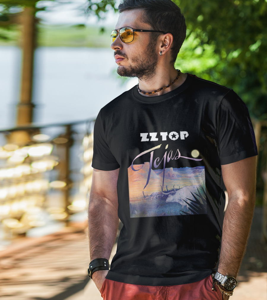 Zz Top Tejas Desert Scene With White Longhorn Under Moon T-Shirt
