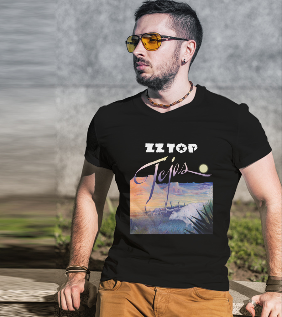 Zz Top Tejas Desert Scene With White Longhorn Under Moon T-Shirt