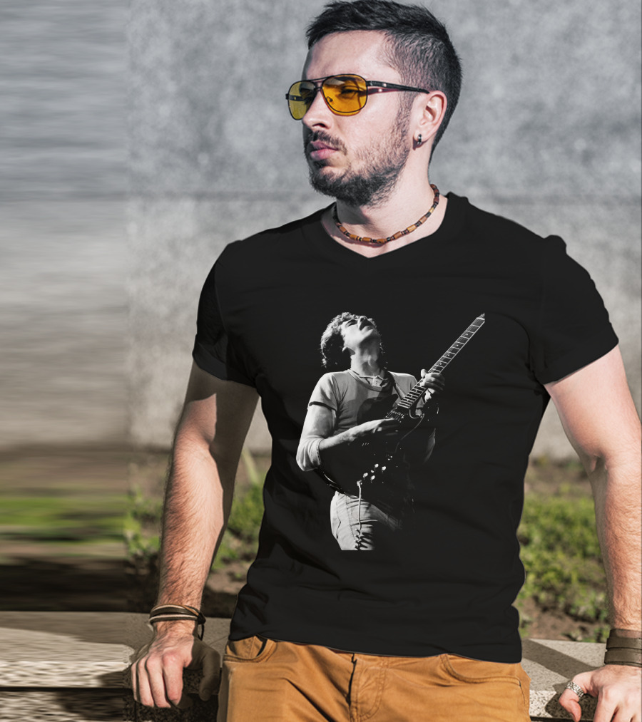 Stn Electric Guitarist In Concert Performance Black And White T-Shirt