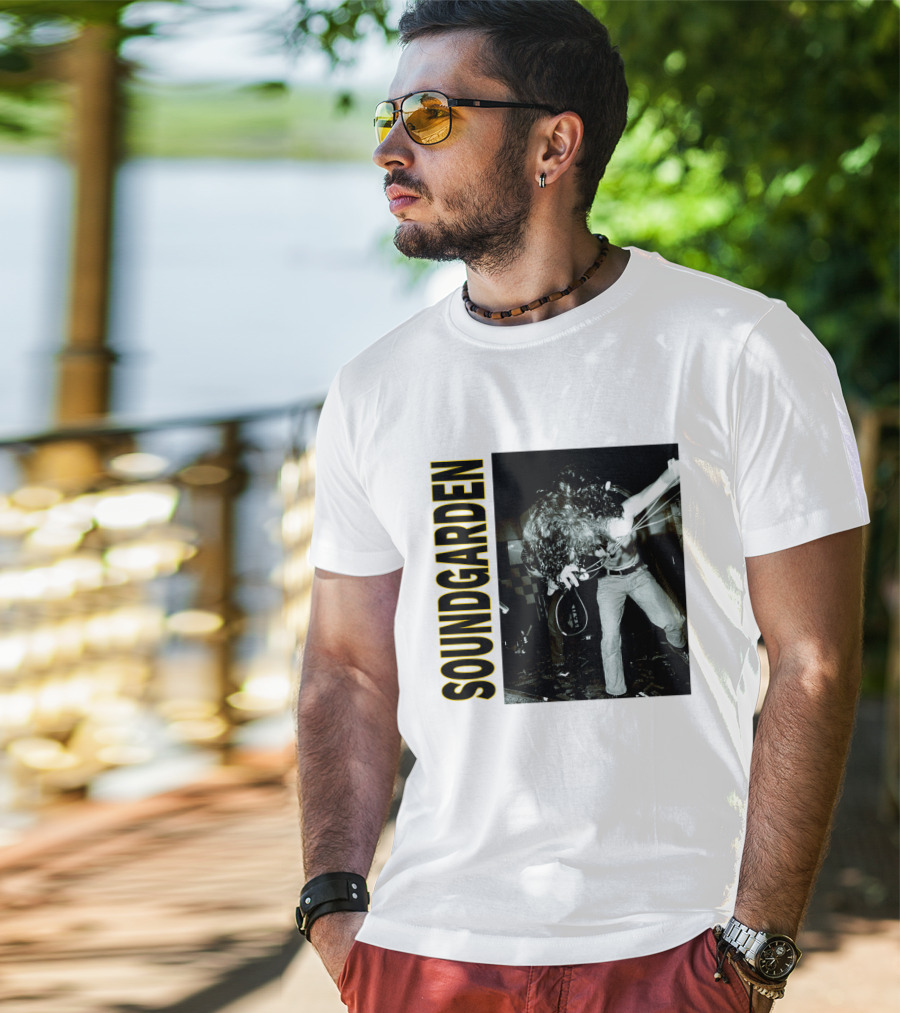 Soundgarden Live Performance Photo Vintage Style T-Shirt