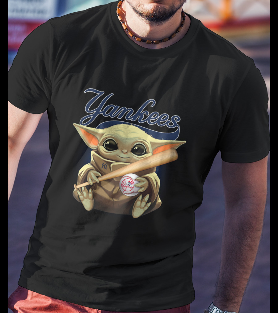 Yankees Baby Alien Holding Baseball Bat And Ball T-Shirt