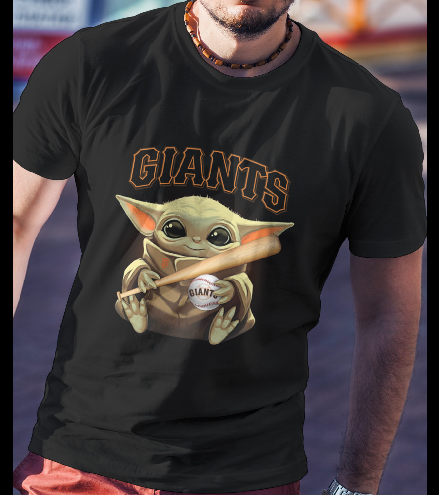 San Francisco Giants Baby Yoda With Baseball And Bat T-Shirt