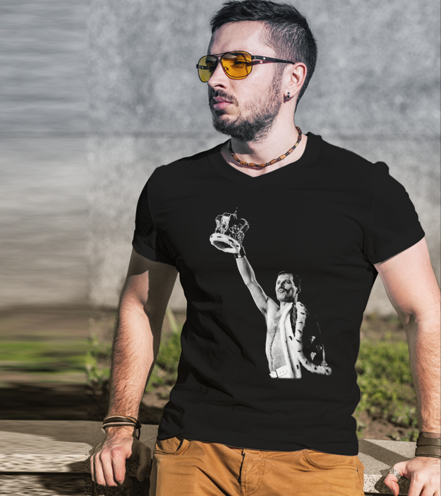 Qun Freddie Mercury Raising Crown Iconic Moment T-Shirt