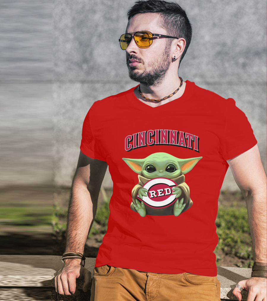 Cincinnati Reds Baby Yoda T-Shirt
