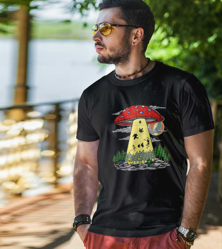 Grateful Dead Dancing Bears Under Psychedelic Mushroom Spaceship T-Shirt