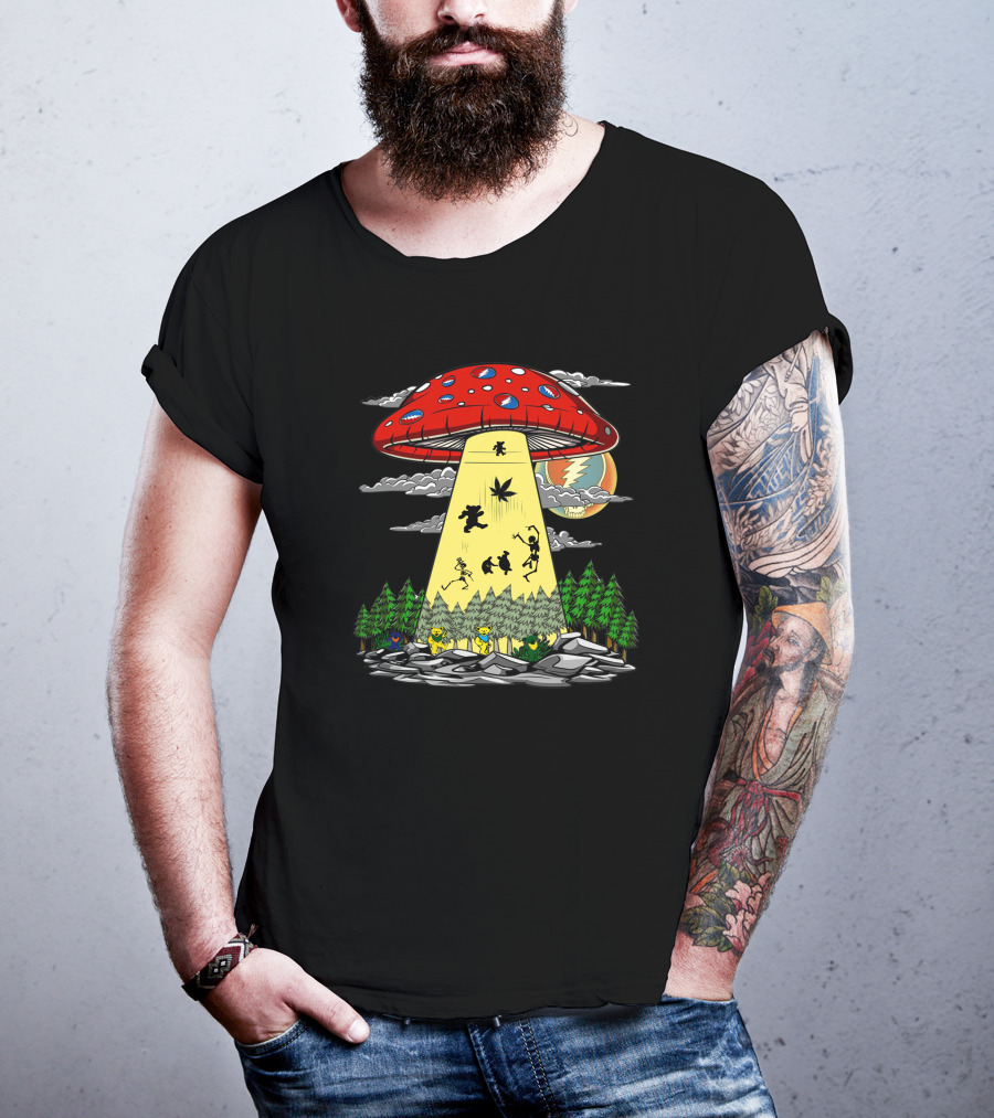 Grateful Dead Dancing Bears Under Psychedelic Mushroom Spaceship T-Shirt
