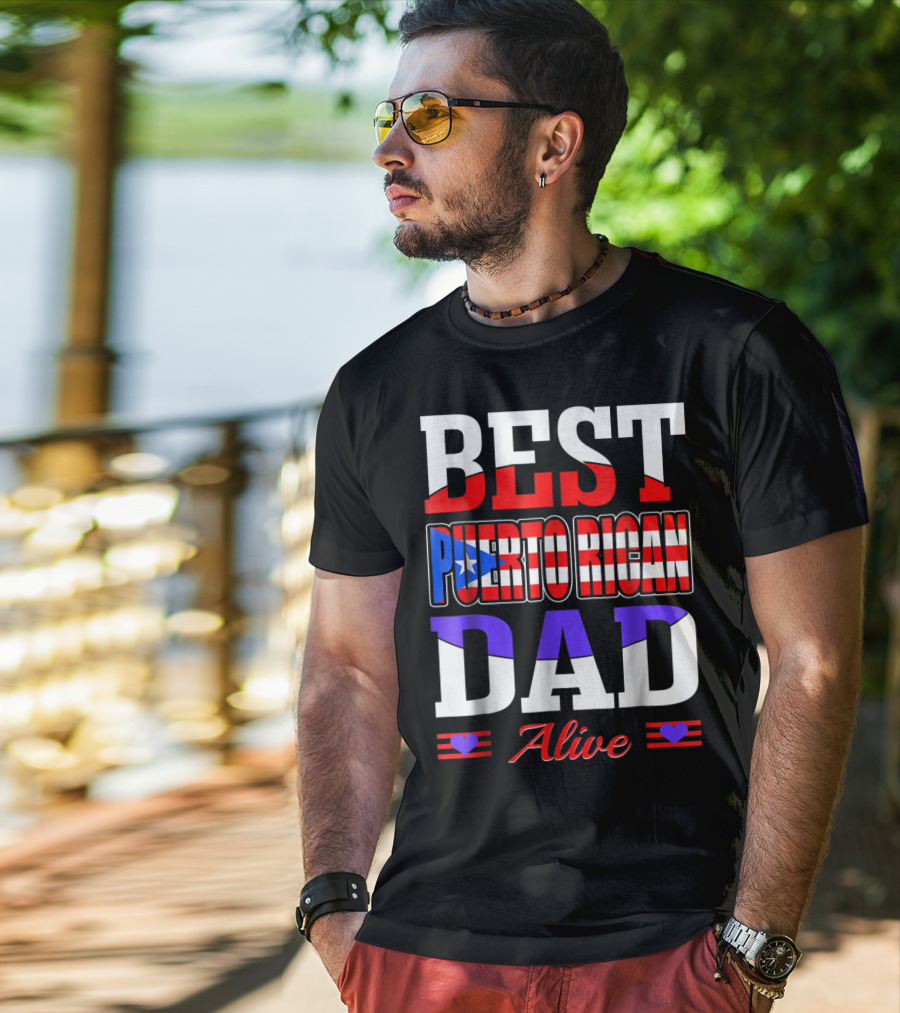 Best Puerto Rican Dad Alive USA Flag Style With Hearts T-Shirt