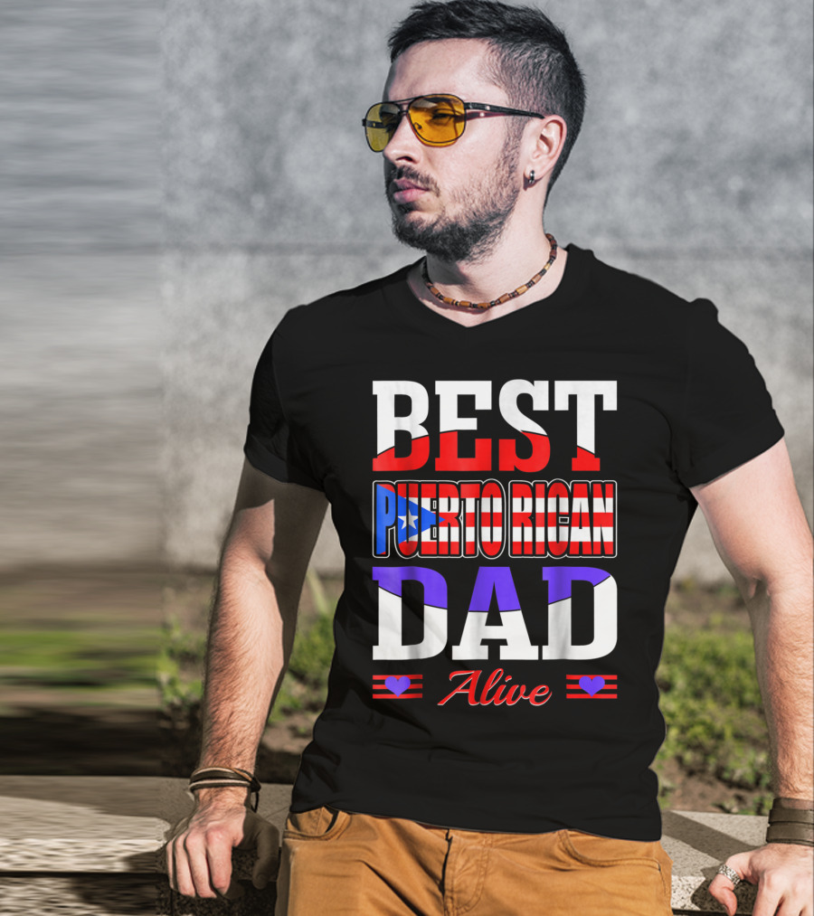 Best Puerto Rican Dad Alive USA Flag Style With Hearts T-Shirt