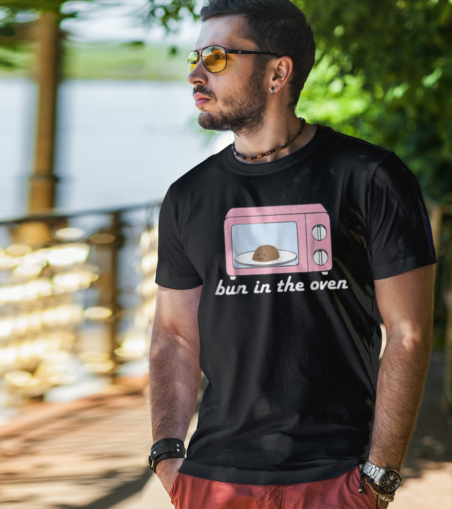 Bun In The Oven Expecting Baby Announcement Pink Microwave T-Shirt