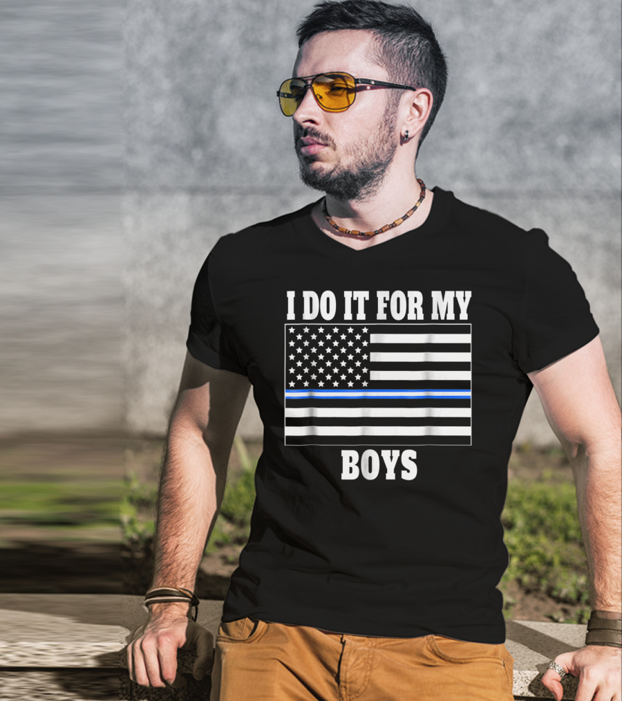 Cool EMT Dad EMT Mom Thin White Line I Do It For My Boys Flag T-Shirt