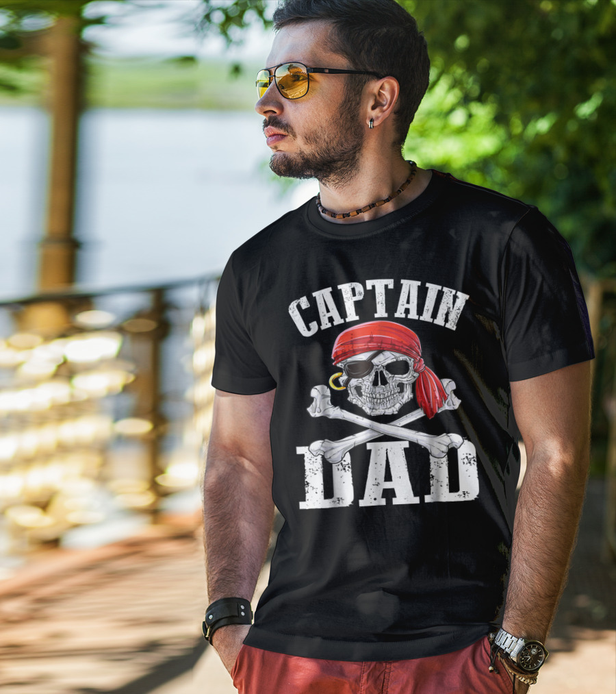 Captain Dad Skull Crossbones Red Bandana Pirate Image T-Shirt