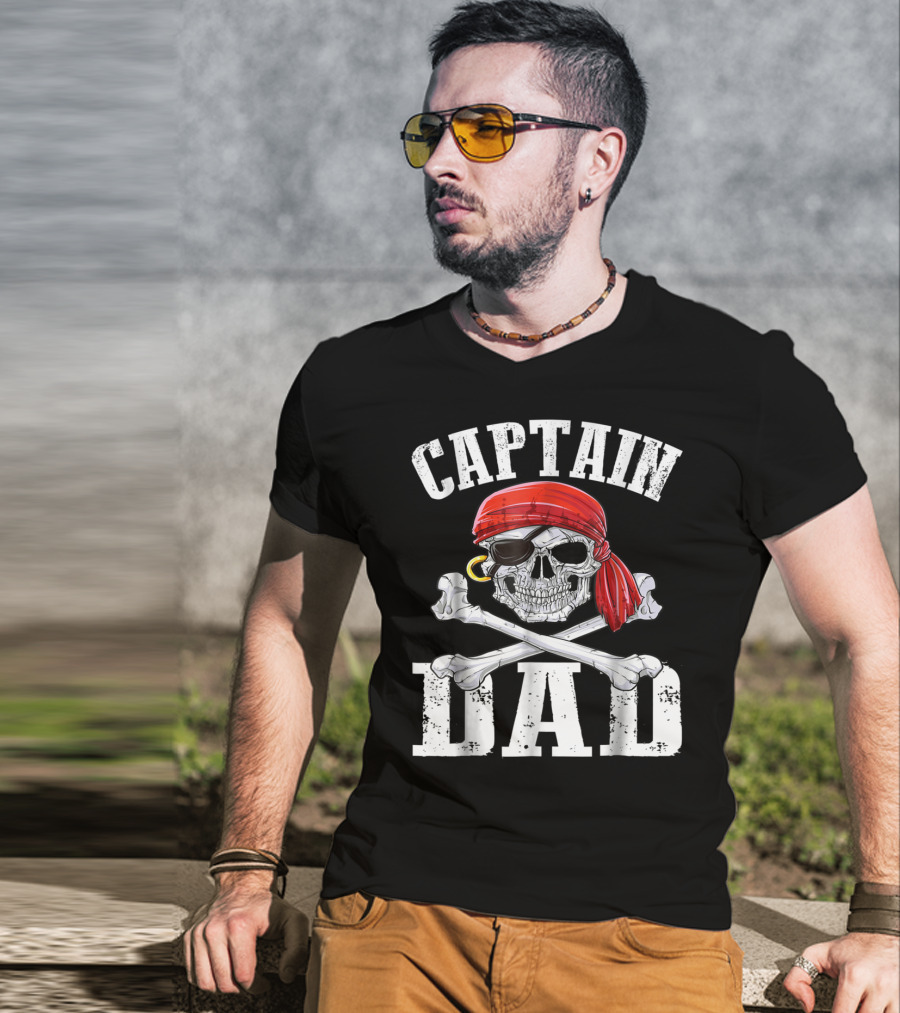 Captain Dad Skull Crossbones Red Bandana Pirate Image T-Shirt