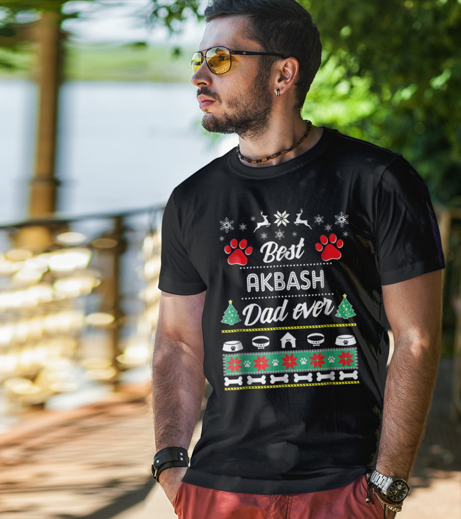 Best Akbash Dad Ever Christmas Snowflakes Reindeer Trees Paws Bones T-Shirt