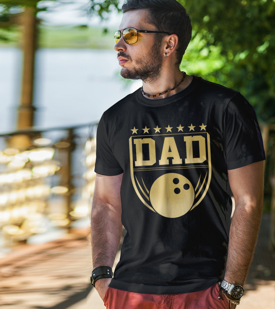 Dad Bowling Golden Shield Medal T-Shirt