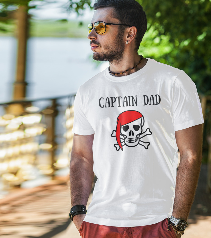 Captain Dad Halloween Pirate Skull With Red Bandana T-Shirt