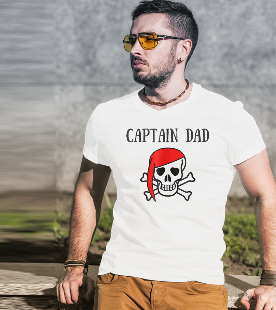 Captain Dad Halloween Pirate Skull With Red Bandana T-Shirt