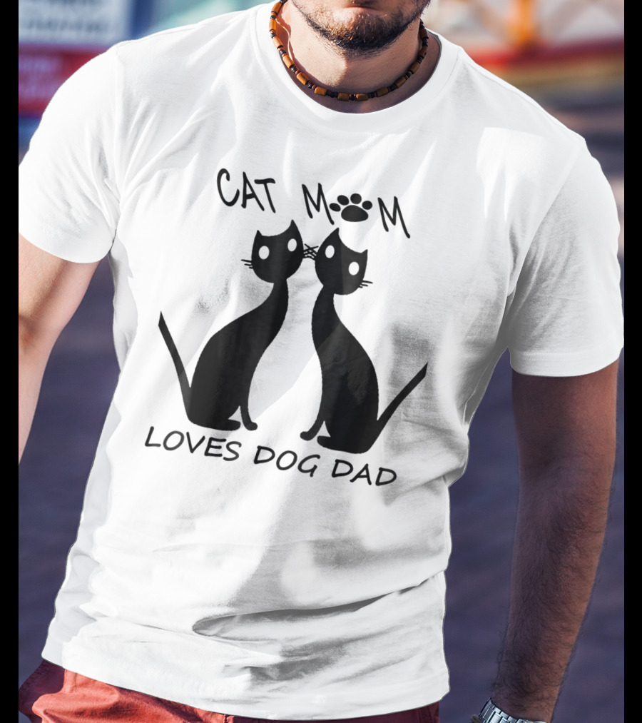 Cat Mom Paw Print Loves Dog Dad Cats T-Shirt