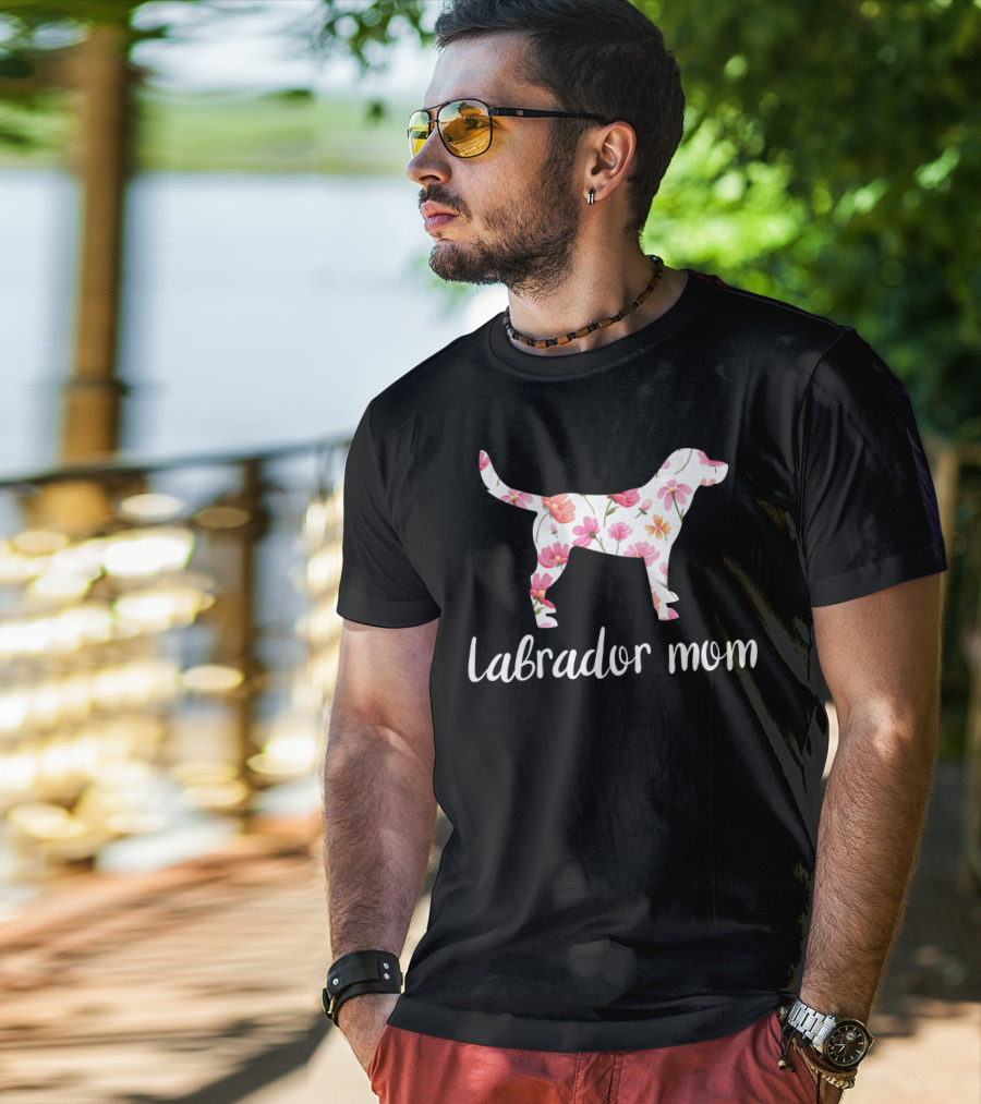Labrador Mom Floral Design 15 T-Shirt