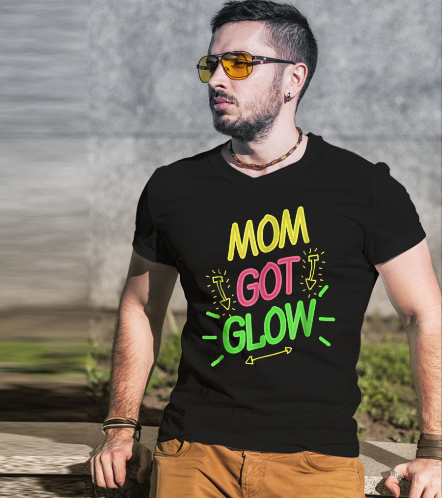Mom Got Glow Party Birthday Neon Arrows T-Shirt
