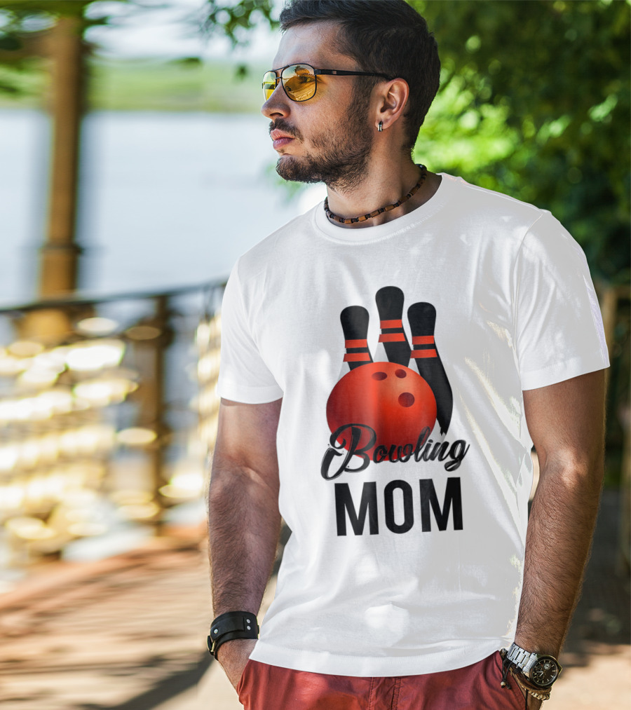 Bowling Mom Mother Mummy Birthday Bowling Pins And Ball T-Shirt