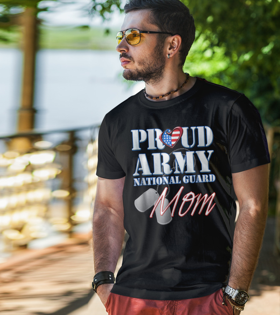 Proud Army National Guard Mom USA Heart Dog Tags T-Shirt