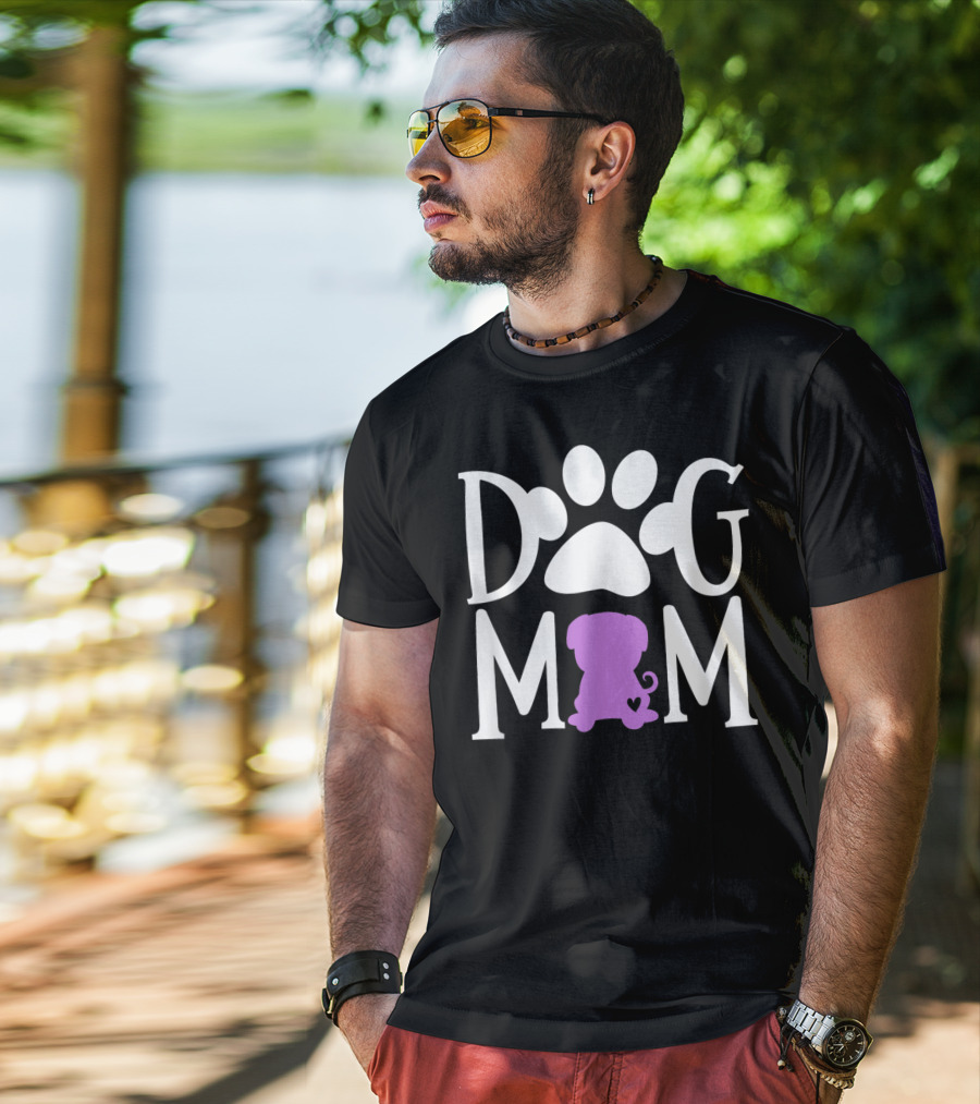 DOG MOM Paw Print Pug Silhouette Heart Dark92 T-Shirt