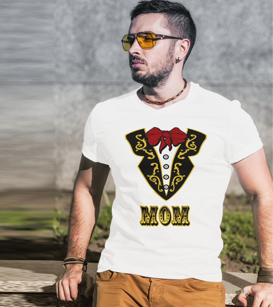 Mom Ringmaster Circus Birthday Party T-Shirt