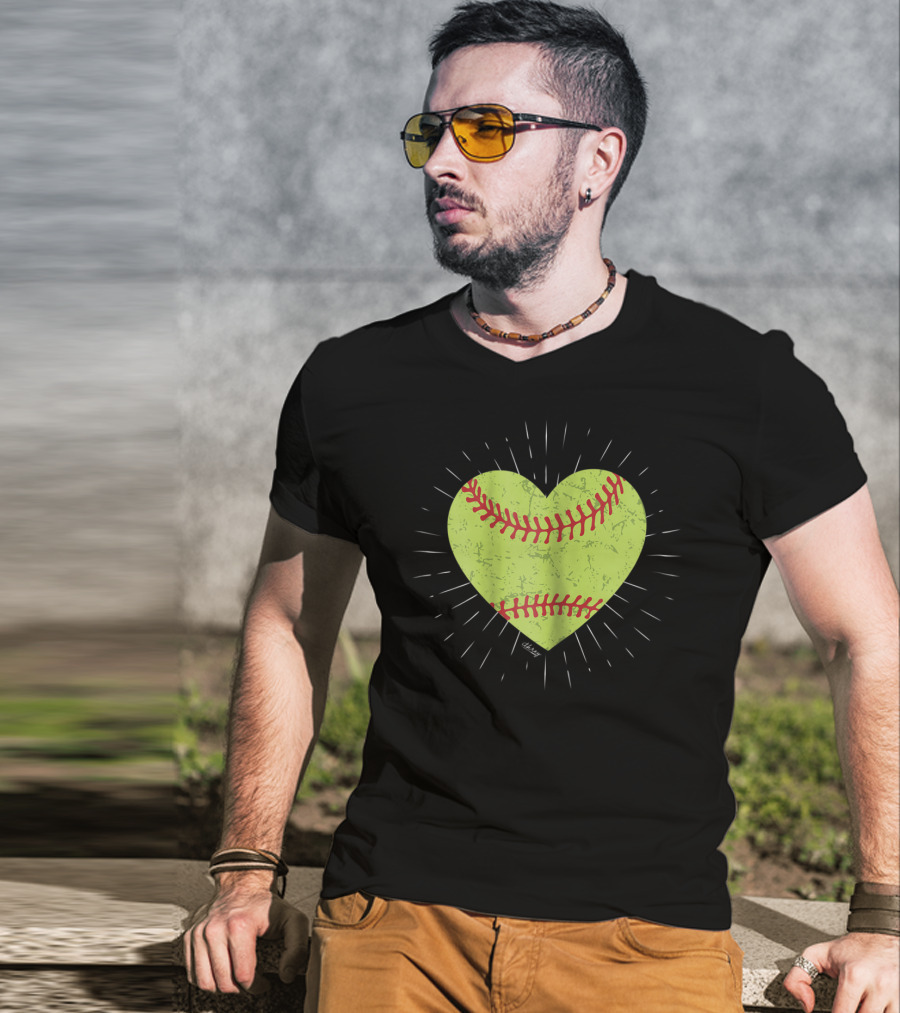 Softball Distressed Heart Cute Mom Love T-Shirt