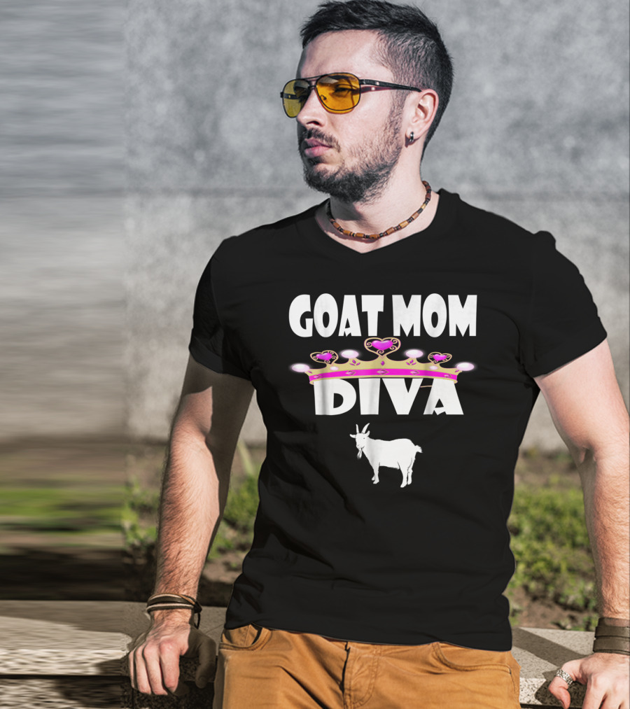 GOAT MOM DIVA Pink Crown Pet Goat Lover T-Shirt