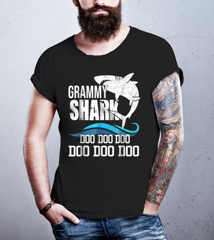 Grammy Shark Doo Doo Doo Mother Mom Grandma Halloween Christmas42 T-Shirt