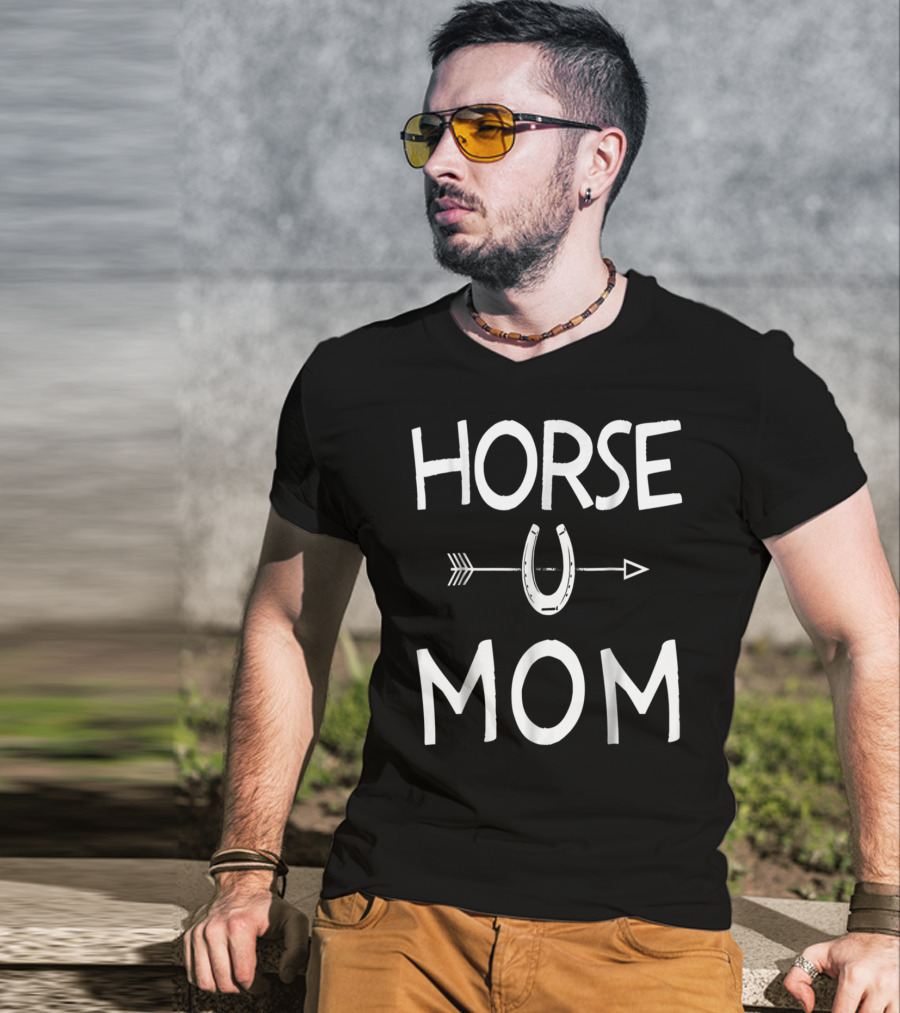 HORSE MOM U T-Shirt
