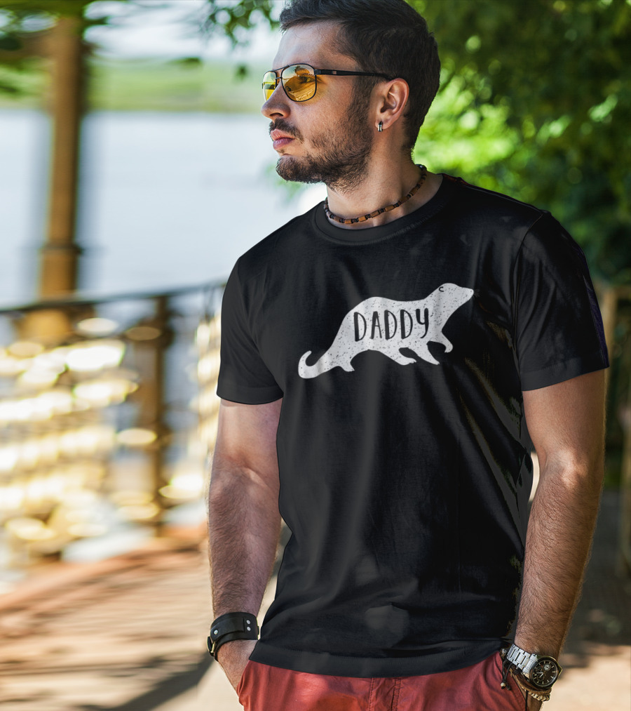 Vintage Daddy Otter Mom Tees26 T-Shirt