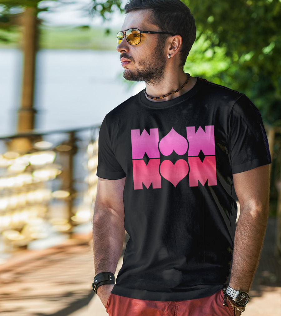 WOW MOM Awesome Super Mommy Pink Heart T-Shirt