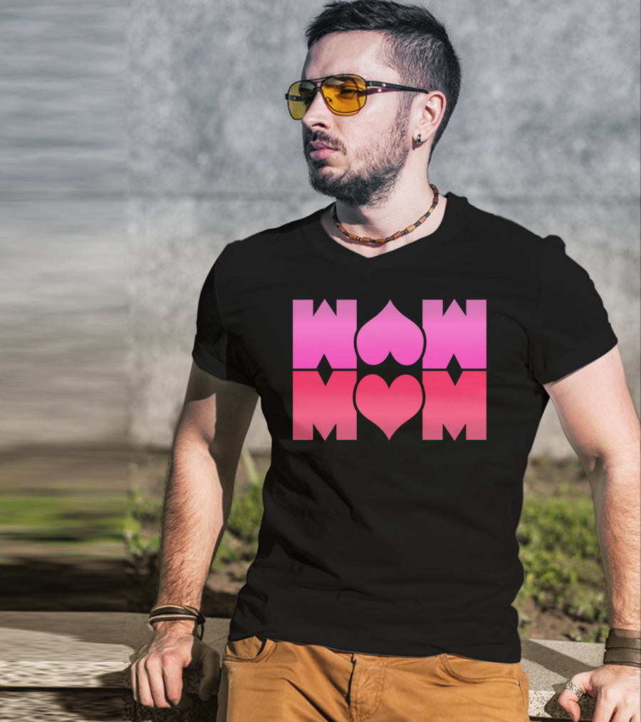 WOW MOM Awesome Super Mommy Pink Heart T-Shirt