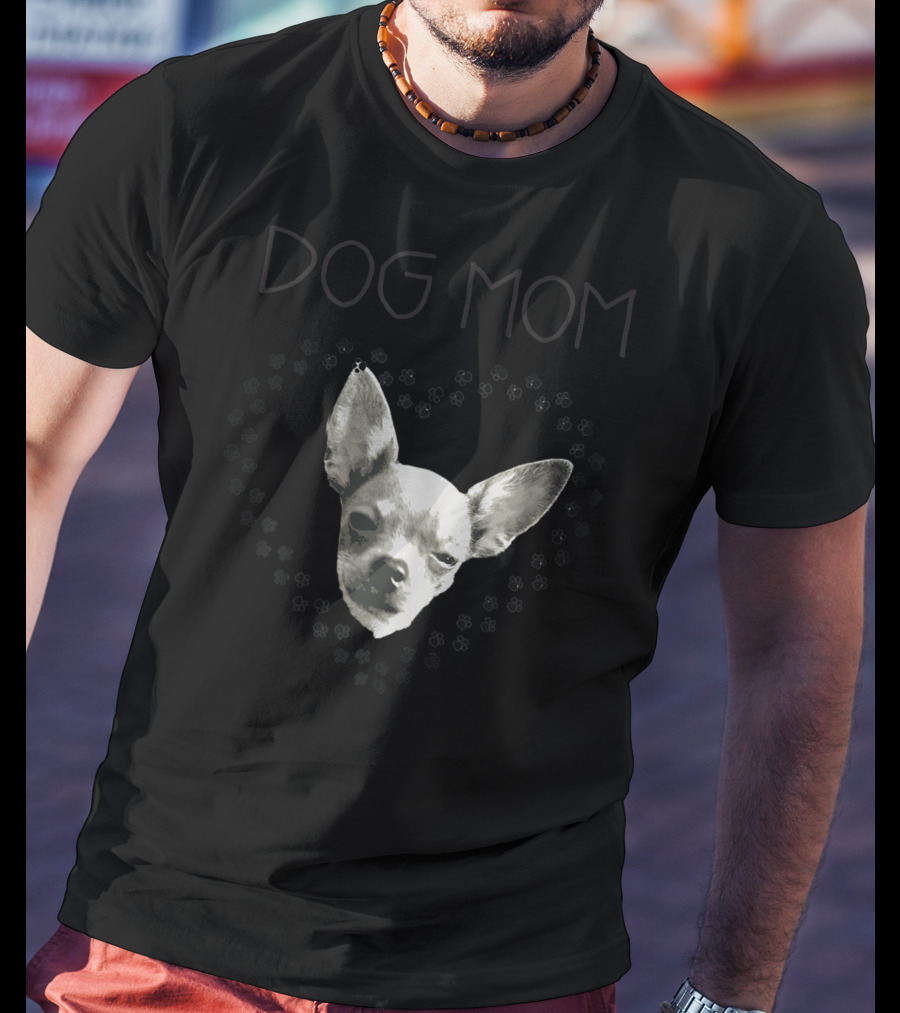 DOG MOM Chihuahua Paw Print Heart T-Shirt