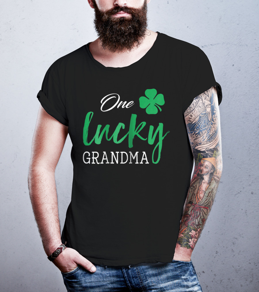 One Lucky Grandma Shamrock St Patrick's Day T-Shirt