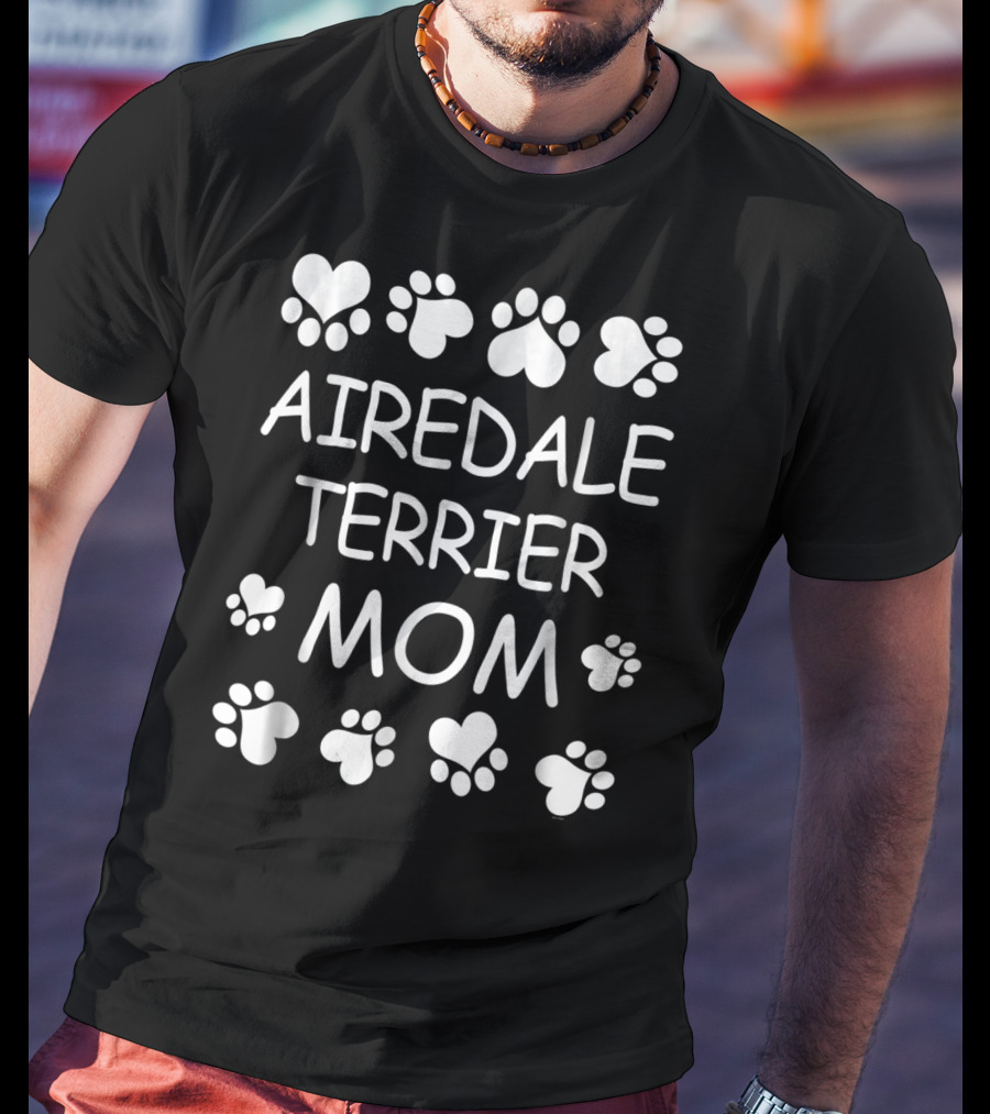 Airedale Terrier Mom Paw Prints Christmas Birthday Lovers T-Shirt