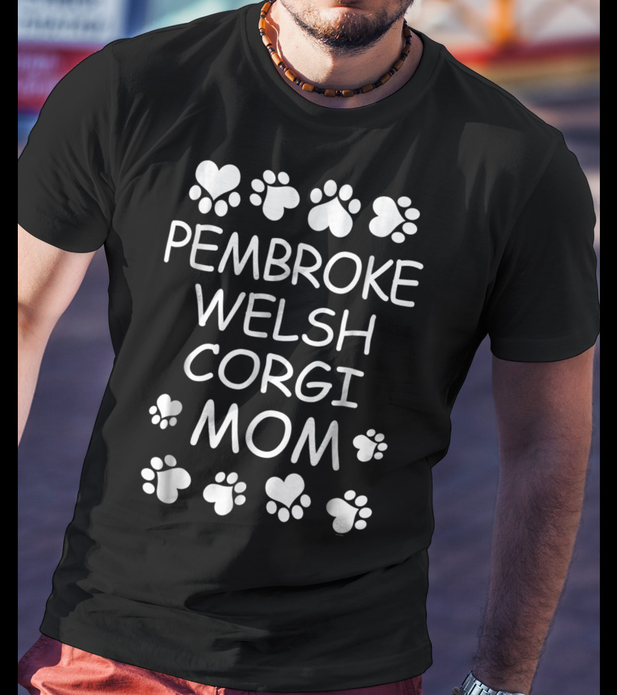 Pembroke Welsh Corgi Mom With Paw Prints And Hearts T-Shirt
